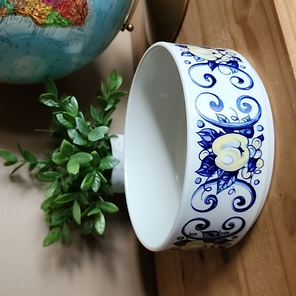 Vintage Villeroy & Boch Cadiz round porcelain serving bowl
